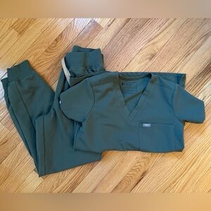 FIGS Technical Collection Moss Green Scrub Set